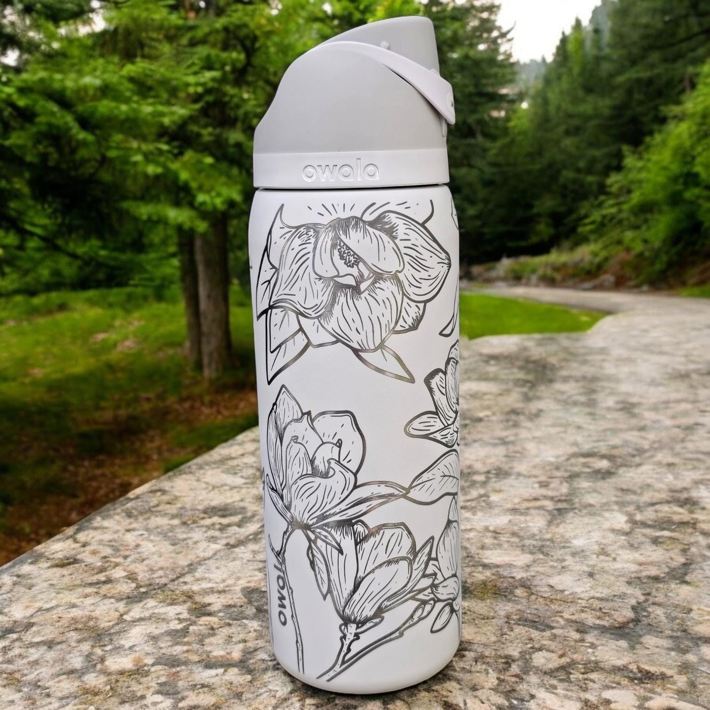 Magnolia Engraved Owala 24 and 32 oz Bottle | Flower Design | Elegant & Personalized Drinkware