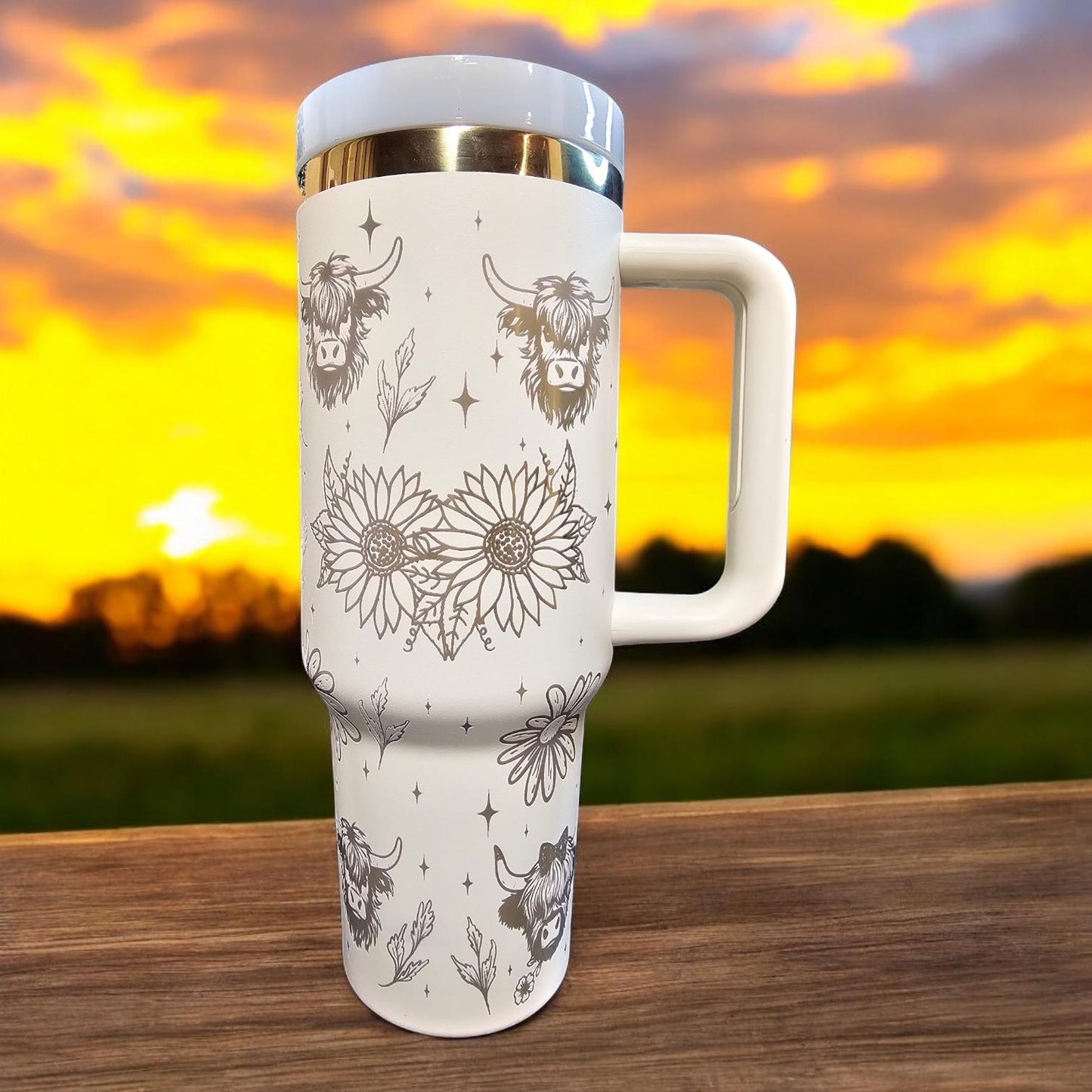 Highland cow Laser Engraved 40 oz Bottle | Cows and Sunflower Design | Elegant & Personalized Drinkware