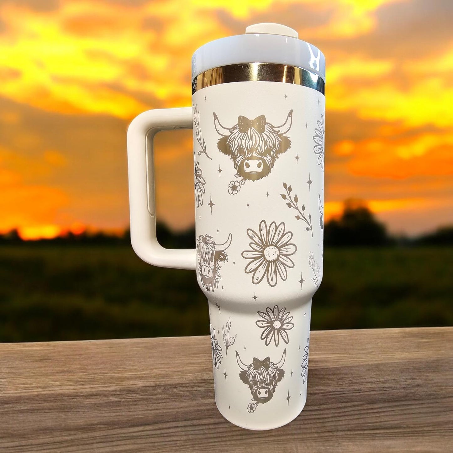 Highland cow Laser Engraved 40 oz Bottle | Cows and Sunflower Design | Elegant & Personalized Drinkware