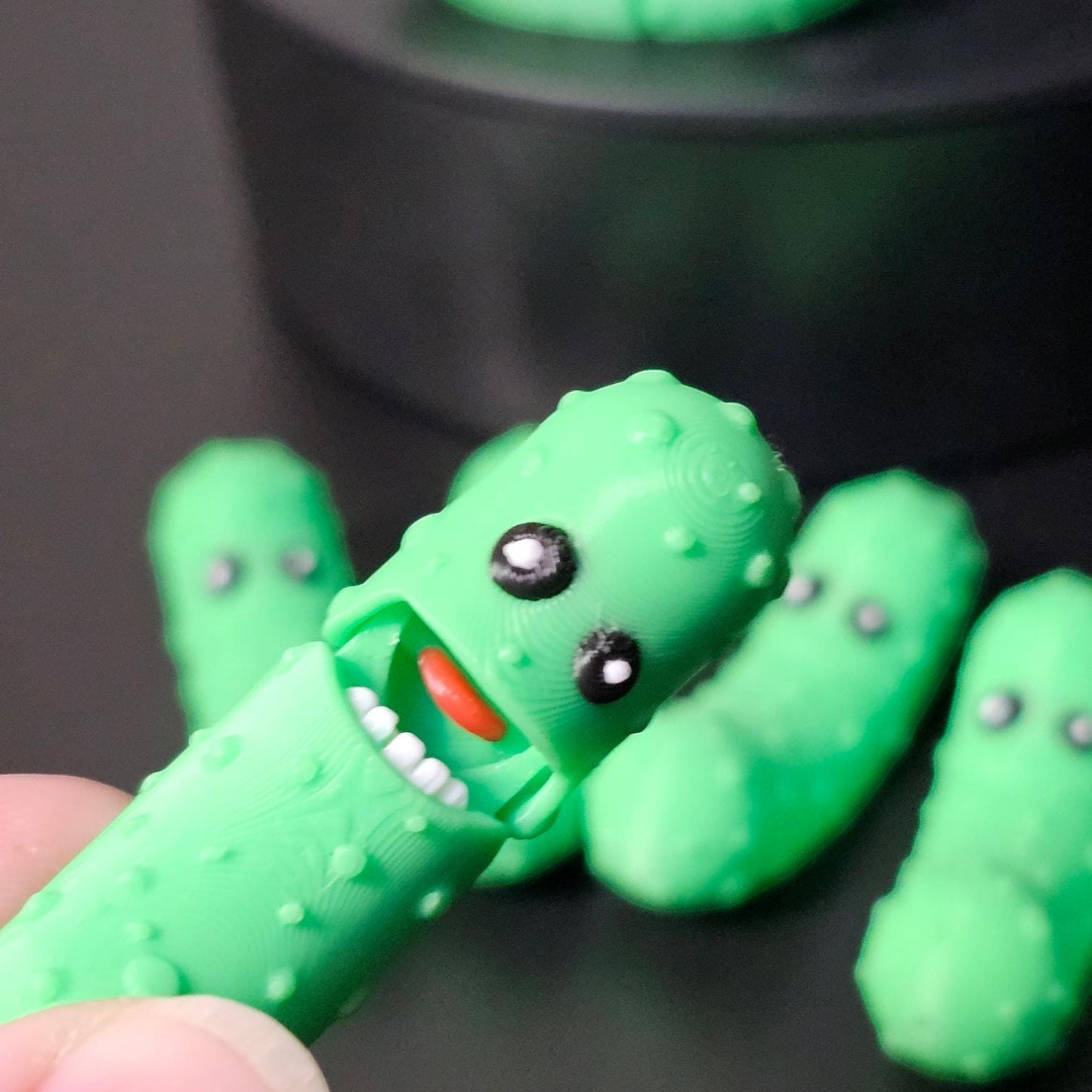 You’re a Big Dill! Articulated Pickle in Heart-Shaped Container – Funny Valentine’s Day Gift, Unique Pickle Lover Present, 3D Printed