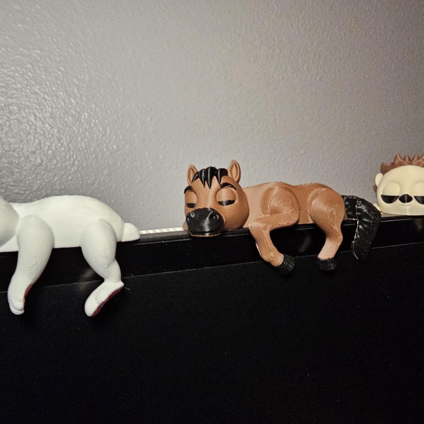 3D Printed Sleeping Realistic Horse Shelf Sitter: Unique Desk Decor