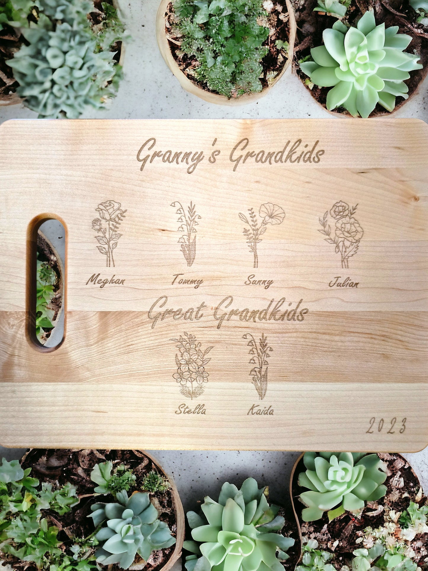 Personalized Maple Cutting Board, Birth Flower Design, Custom Engraved Board, Kitchen Decor, Gift Idea