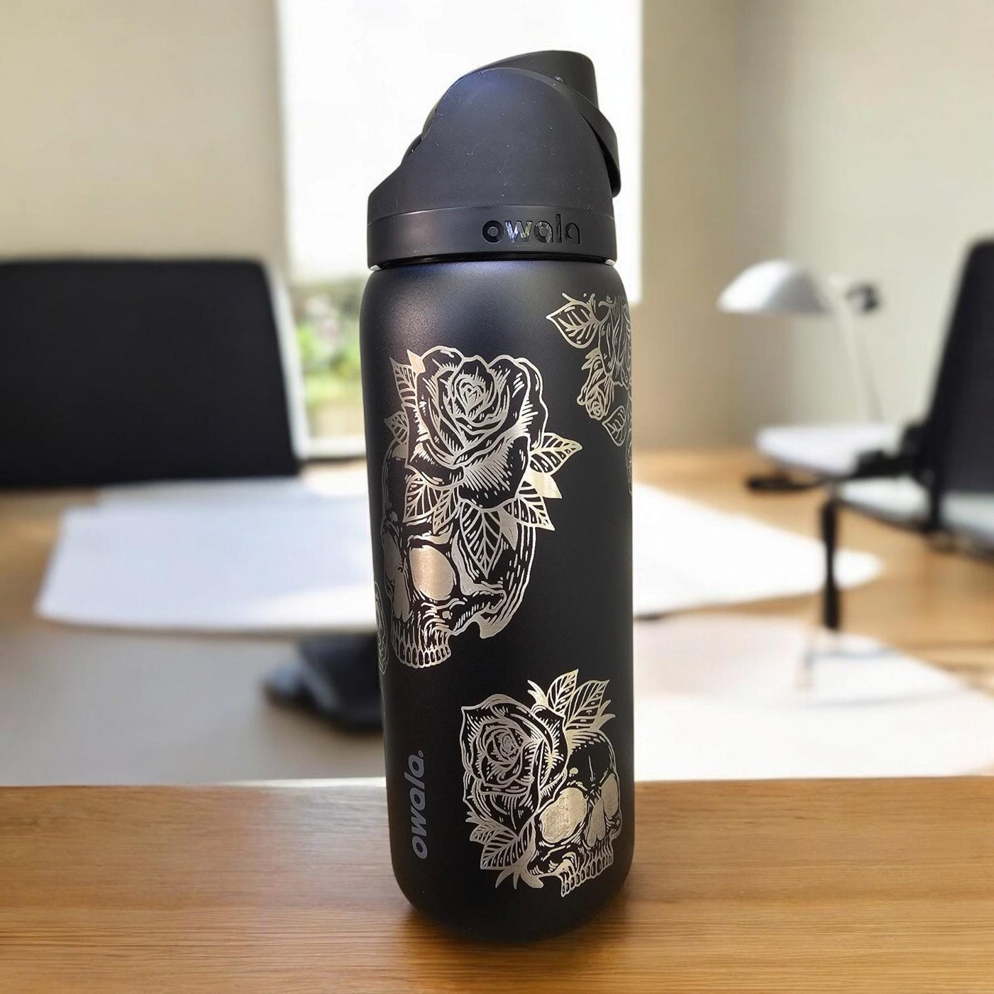 Skull and Roses Owala 24 and 32 oz Owala Flip Cap, leak proof Water Bottle,Elegant & Personalized Drinkware
