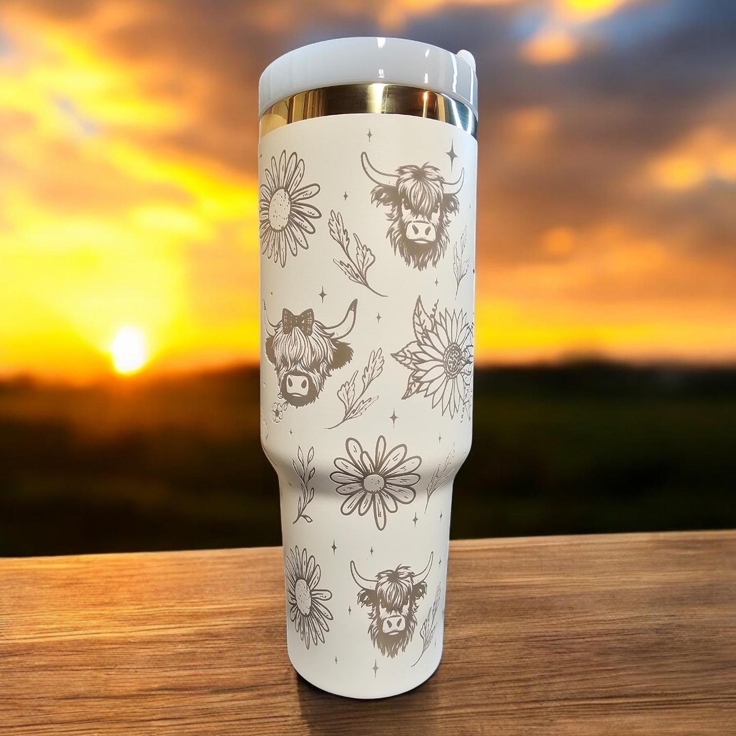 Highland cow Laser Engraved 40 oz Bottle | Cows and Sunflower Design | Elegant & Personalized Drinkware