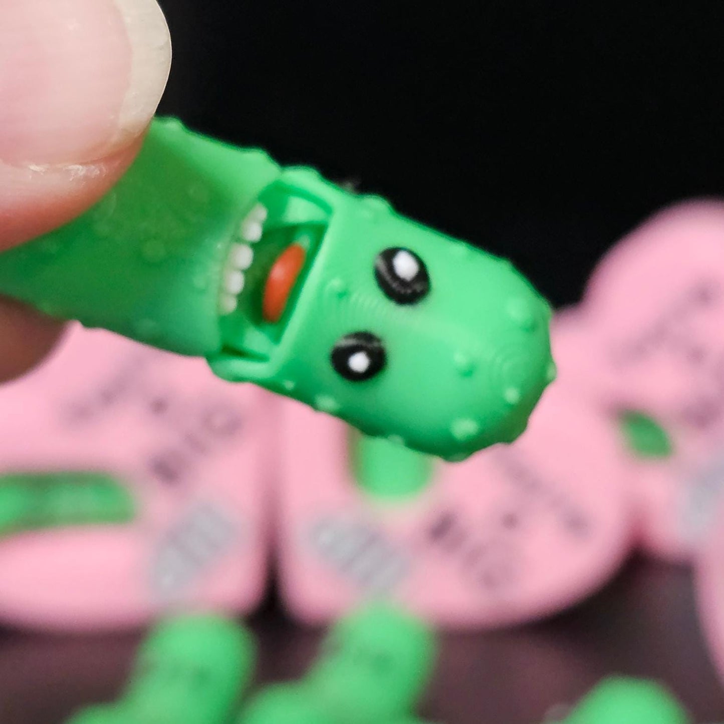 You’re a Big Dill! Articulated Pickle in Heart-Shaped Container – Funny Valentine’s Day Gift, Unique Pickle Lover Present, 3D Printed