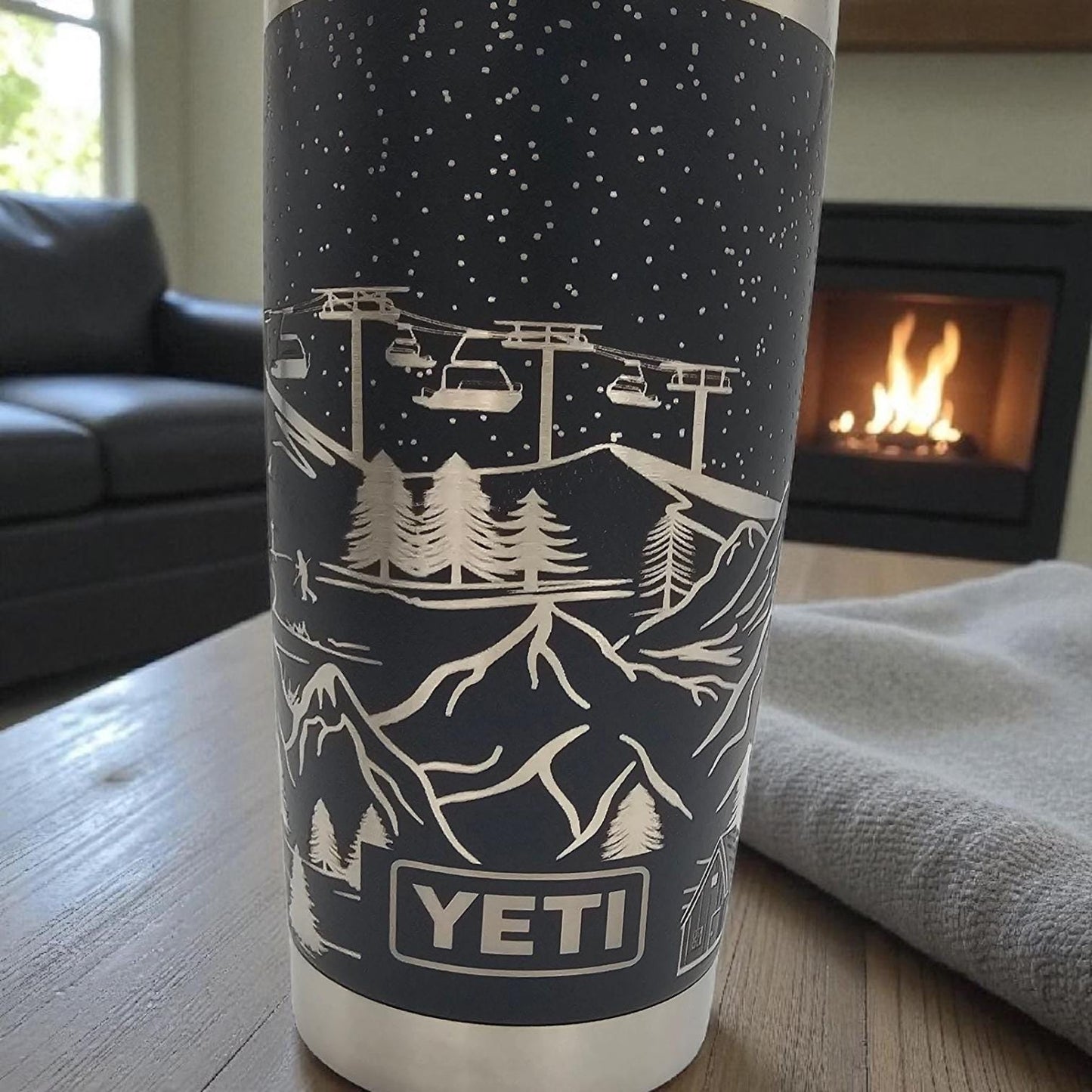 YETI Engraved Tumbler – Ski Scene Design | Personalized Winter Drinkware | Gift for Outdoor Lovers