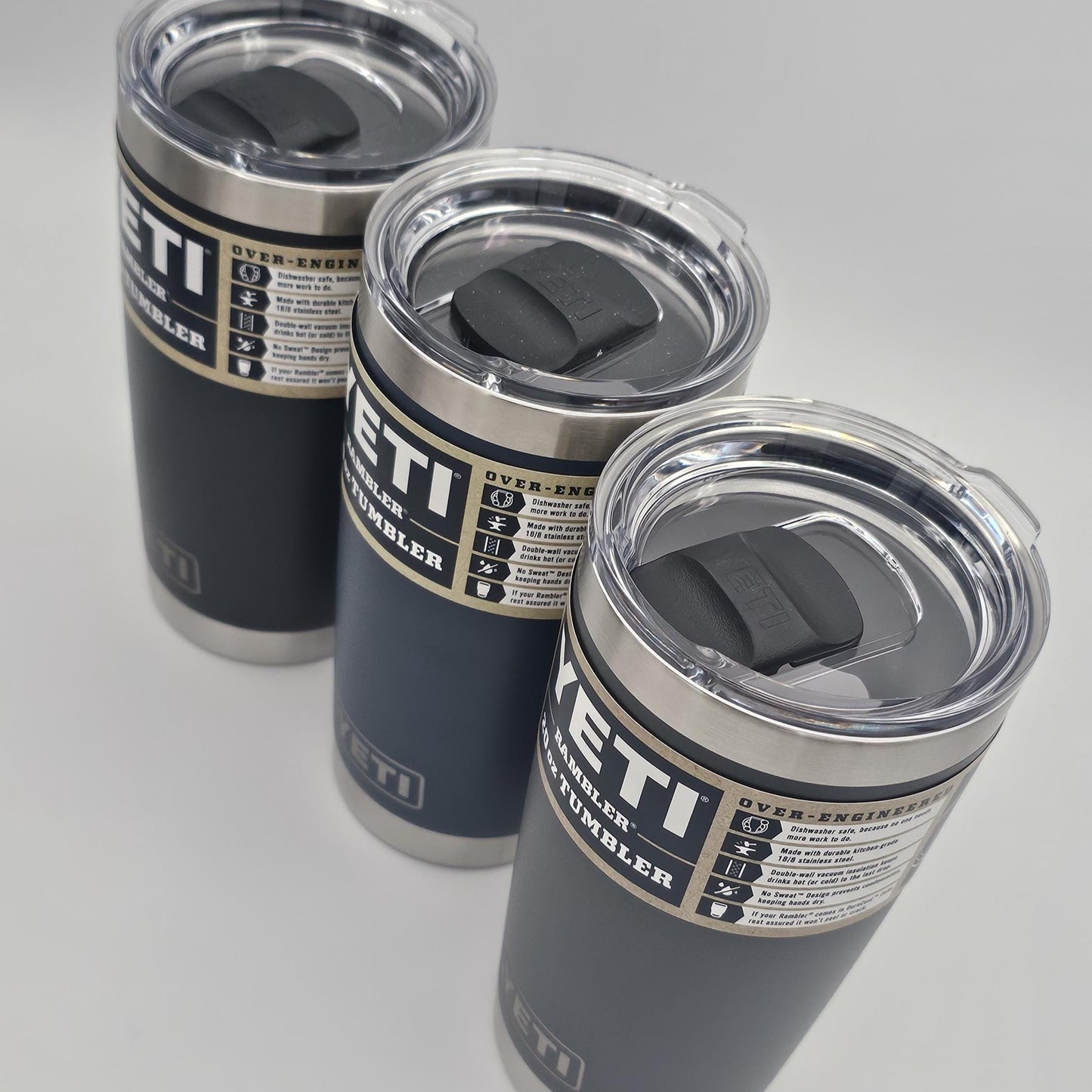 YETI Engraved Tumbler – Ski Scene Design | Personalized Winter Drinkware | Gift for Outdoor Lovers