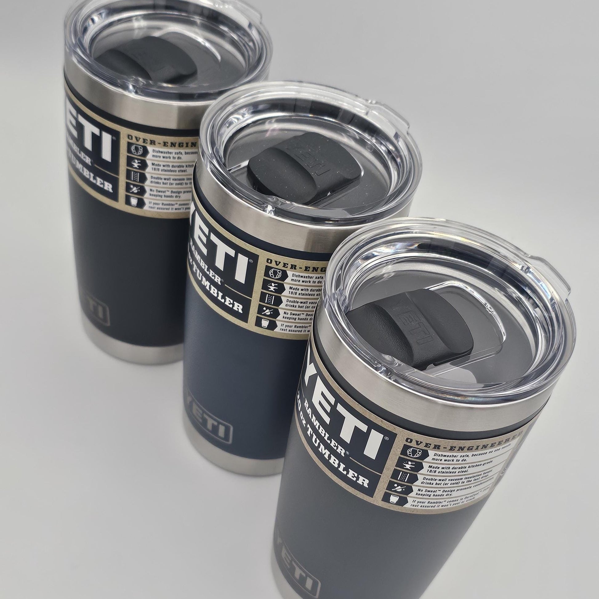 YETI Engraved Tumbler – Ski Scene Design | Personalized Winter Drinkware | Gift for Outdoor Lovers