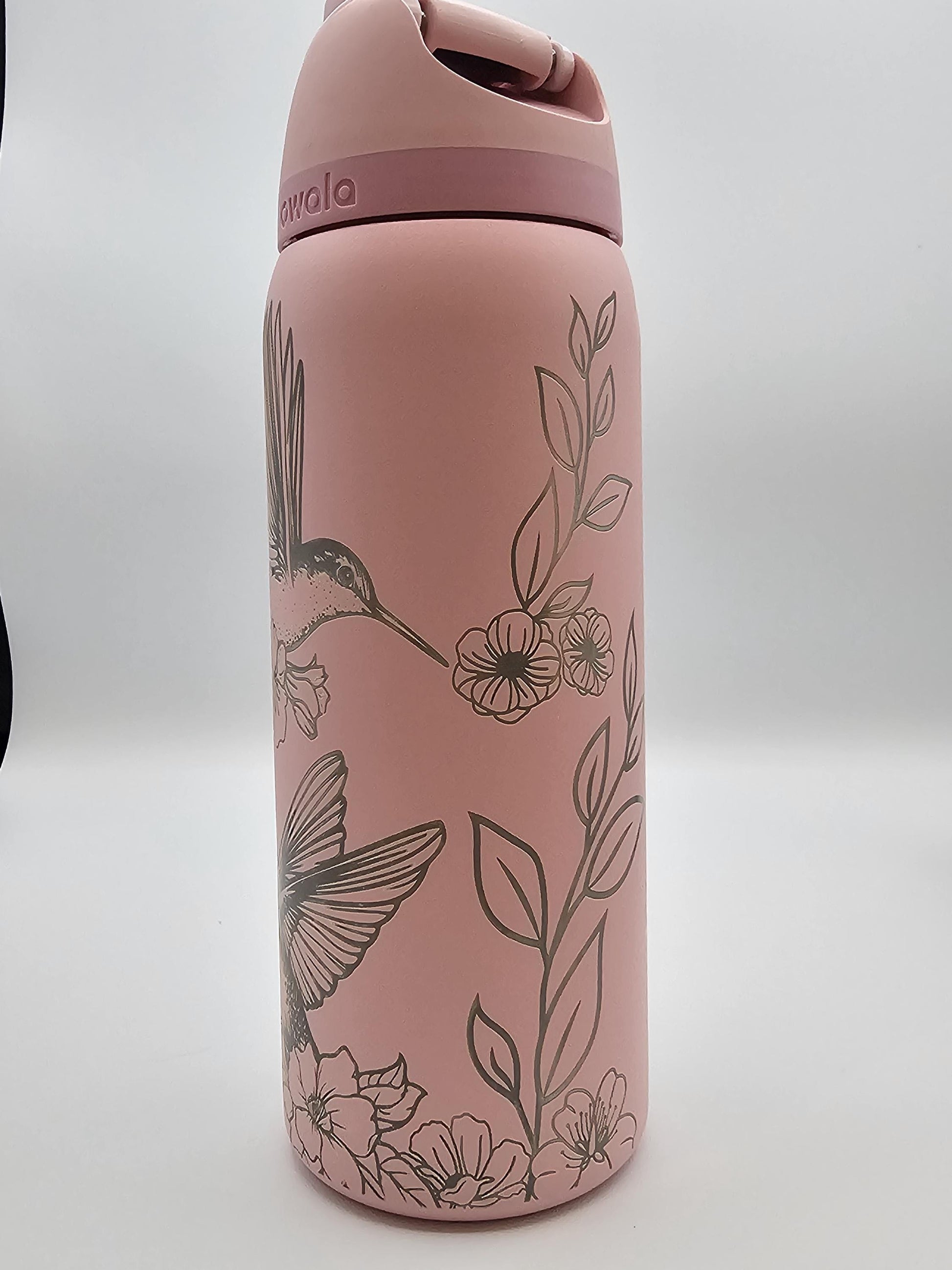 Hummingbird Engraved Owala Bottle: Elegant Floral Design, Personalized Drinkware
