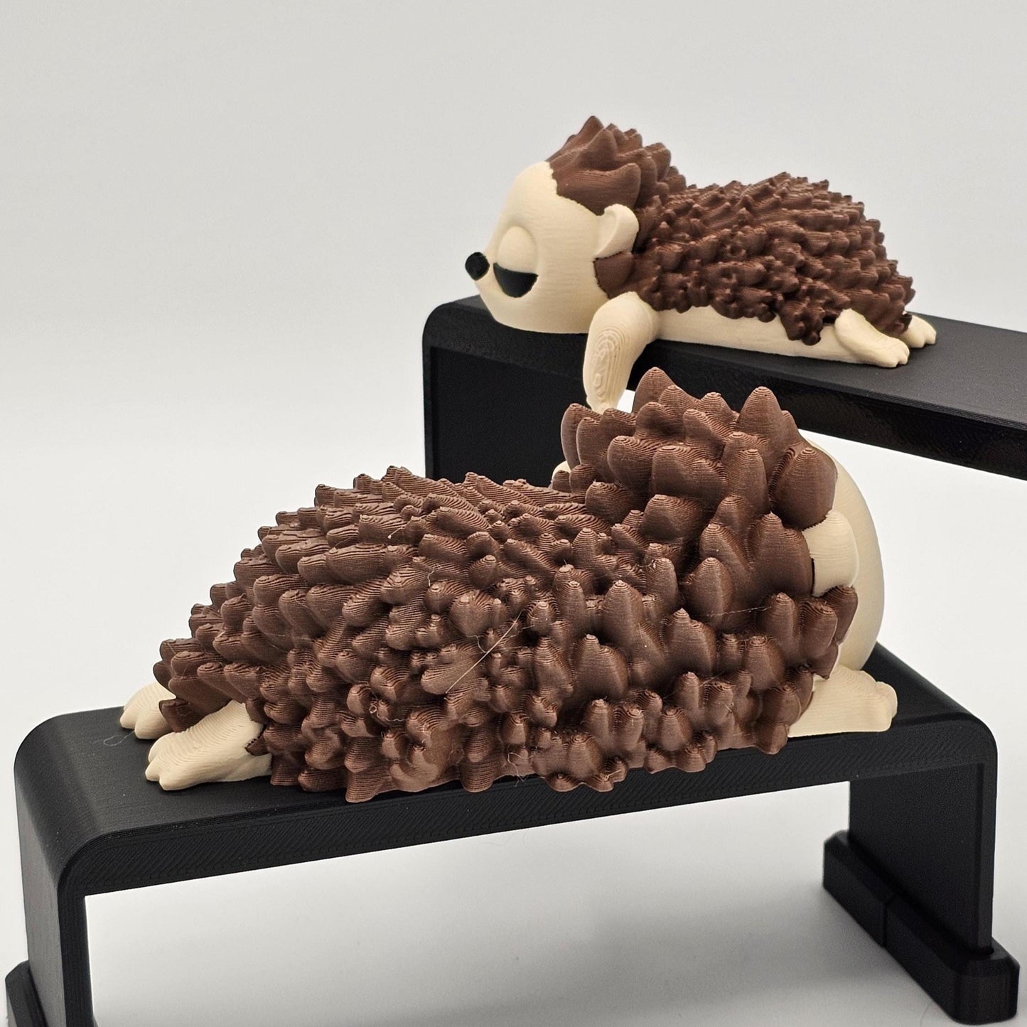 3D Printed Sleeping Hedgehog Shelf Sitter: Unique Desk Decor